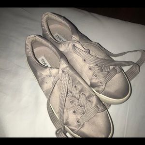 Steve Madden grey sneakers